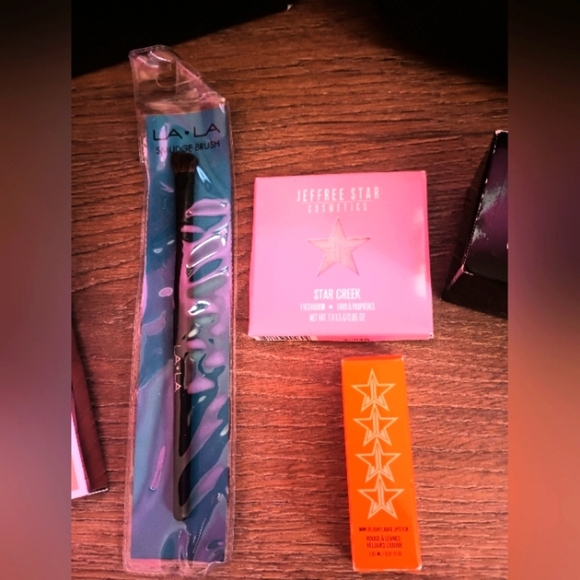 Jeffree Star Limited Edition Bat Wing Bag And Cosmetic Bundle (NWT!) - Picture 3 of 9